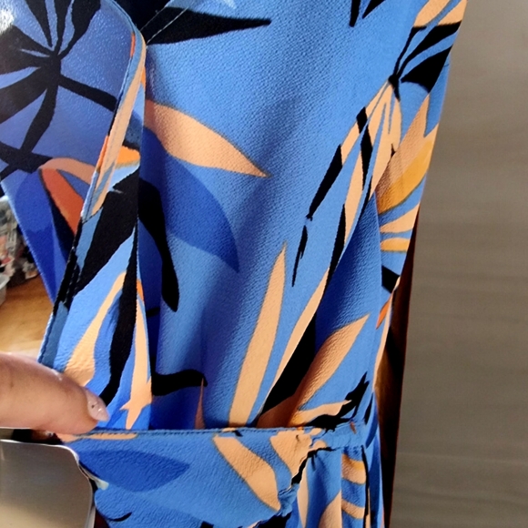 C & E Tropical Print Romper - Picture 4 of 12